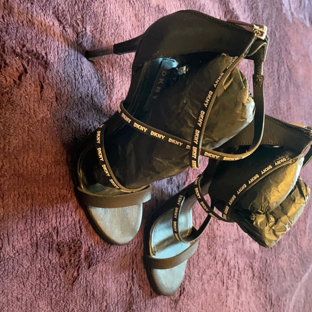Brand: DKNY, size 7, color black